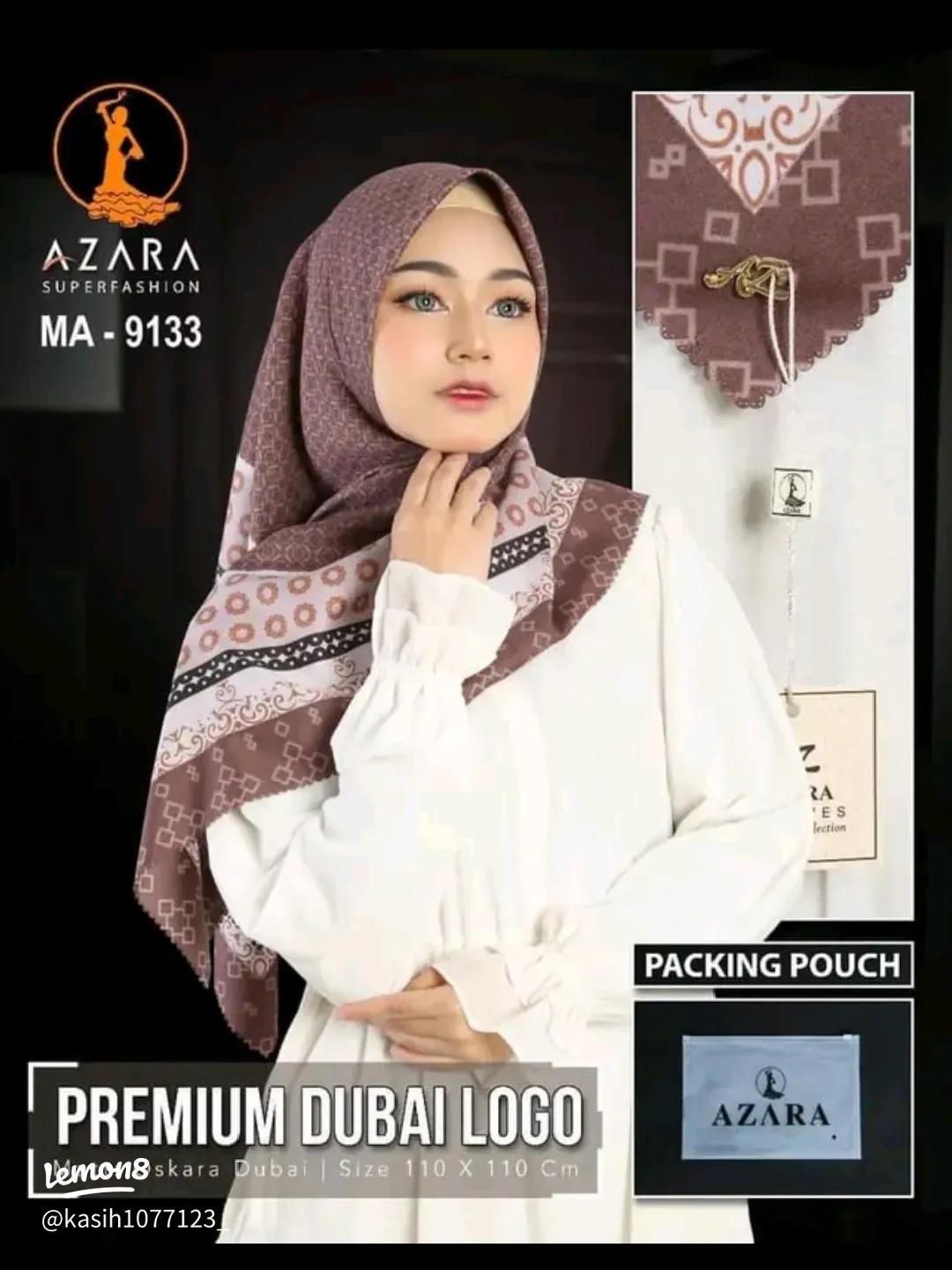 Etalase produk hijab Azazi di Pasar Johar Semarang - tampilan 4